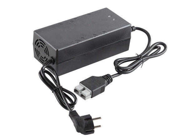 Зарядное устройство Rutrike для LiFePo4 аккумуляторов 48V24A/H (58.8V 4A) SB50